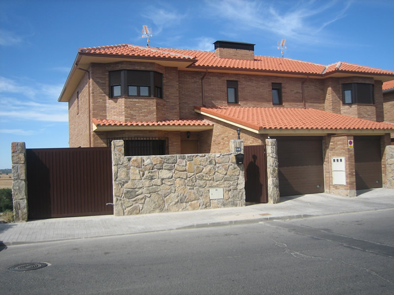 Edificación- Cuatro Chalets pareados en Brunete